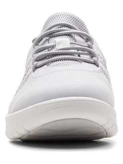 Clarks Slipper In Hellgrau -Damenmodegeschäft clarks slipper in hellgrau 4