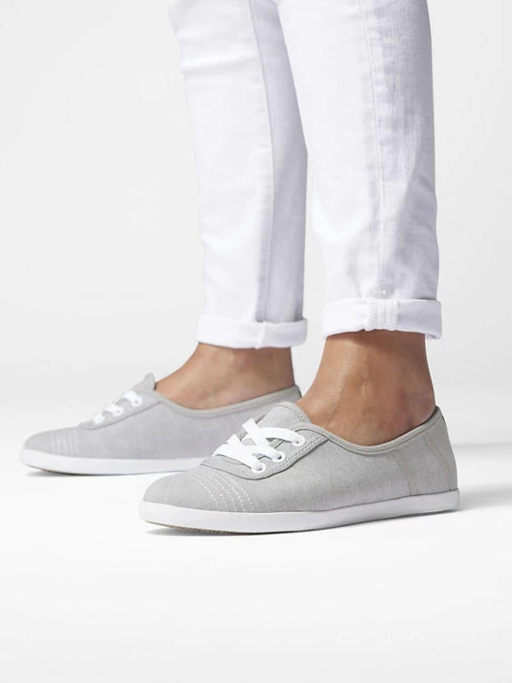 Ballerina Grau 1 Ballerina Grau