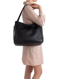 Leder-Schultertasche "Fiesole" In Schwarz - (B)34 X (H)29 X (T)15 Cm -Damenmodegeschäft lucca baldi leder schultertasche fiesole in schwarz b 34 x h 29 x t 15 cm 6