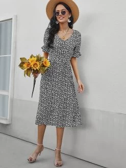 Kleid In Schwarz/ Weiß