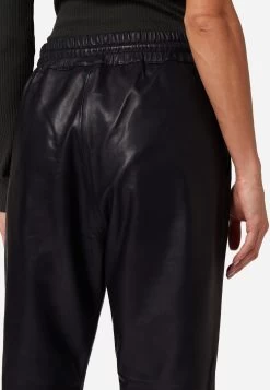 Lederhose Carillo In Schwarz -Damenmodegeschäft ricano lederhose carillo in schwarz 3