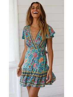 Kleid In Hellblau/ Bunt